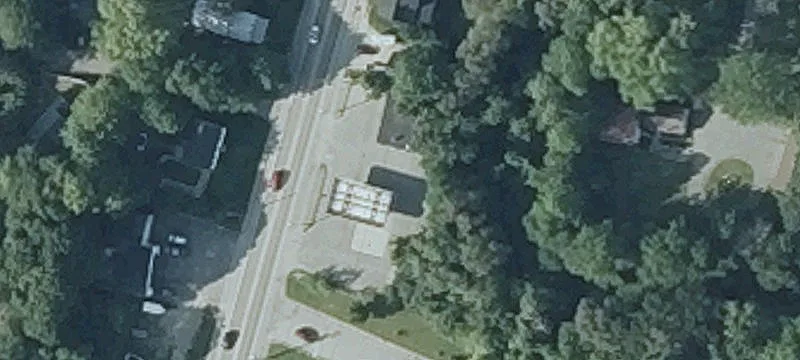 127 Riverside Dr