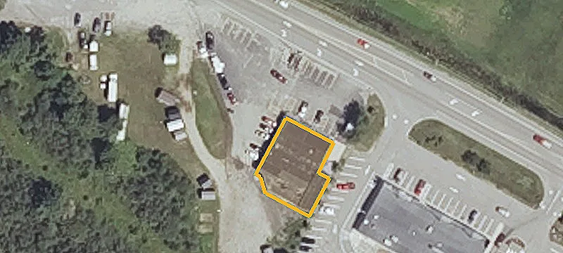 587 Main St