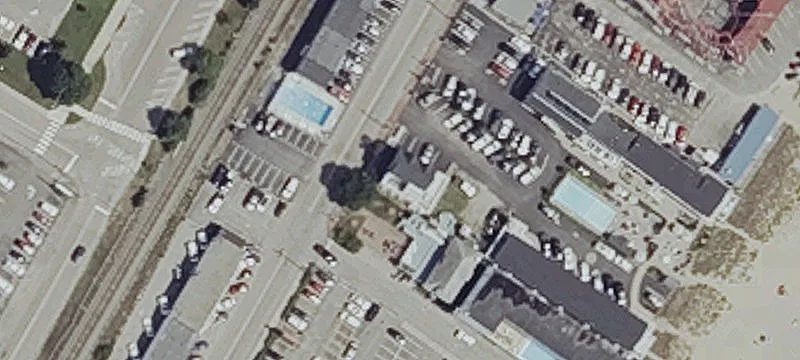 33 Grand Ave