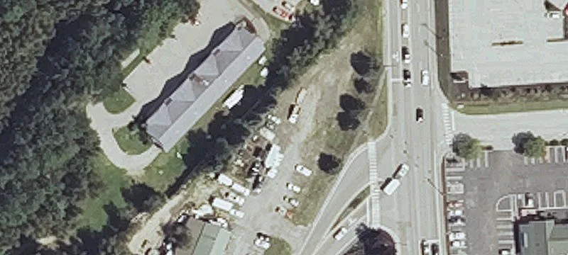 1032 Riv Rd