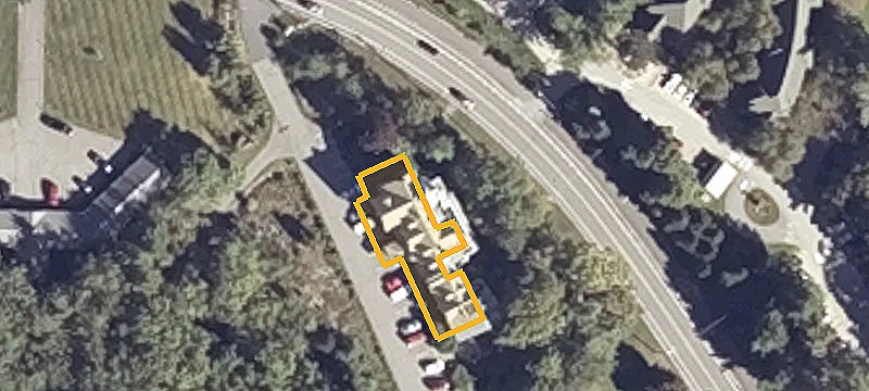 92 Eden St