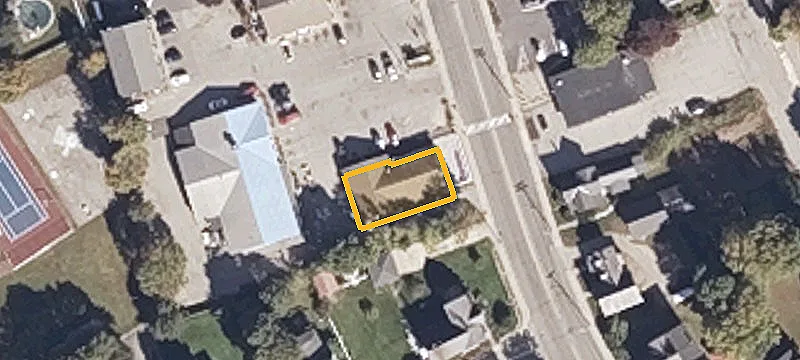 489 Main St