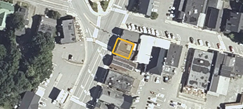 30 Main St