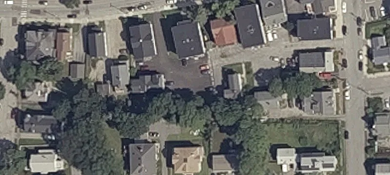 288 Woodford St
