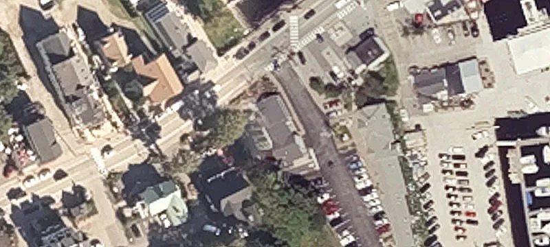 10 Western Ave