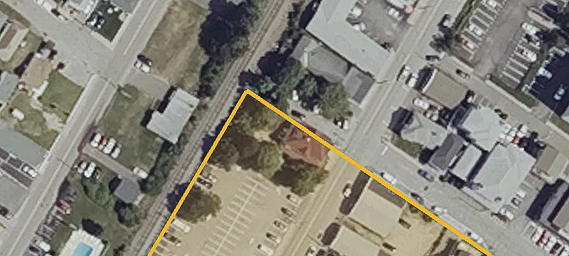 28 Grand Ave