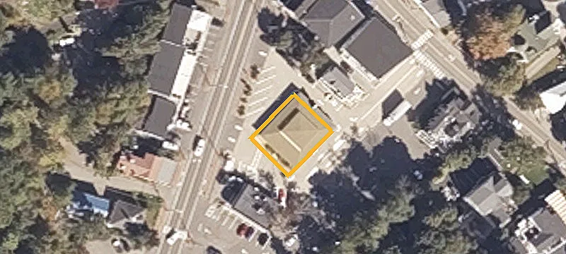 196 Main St