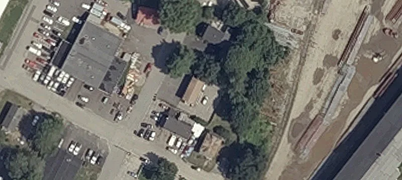 10 Chambers Ave
