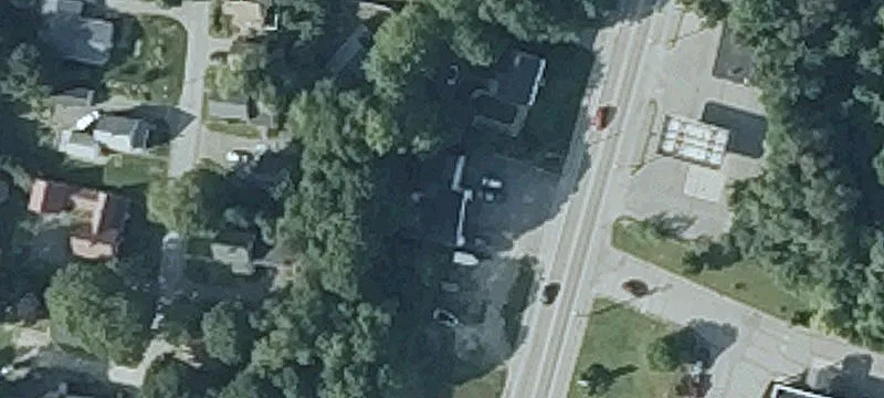 124 Riverside Dr