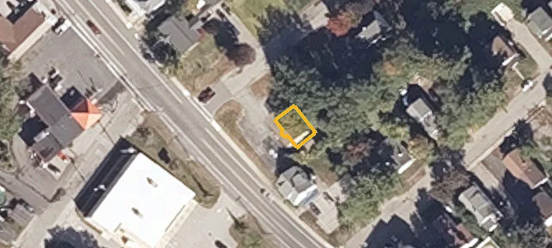 1106 Main St