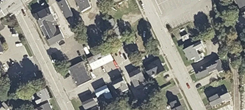 8 Howard Ln