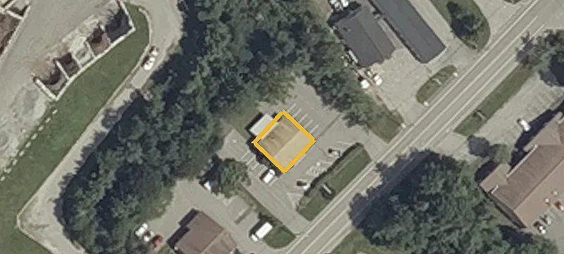 966 Riverside St