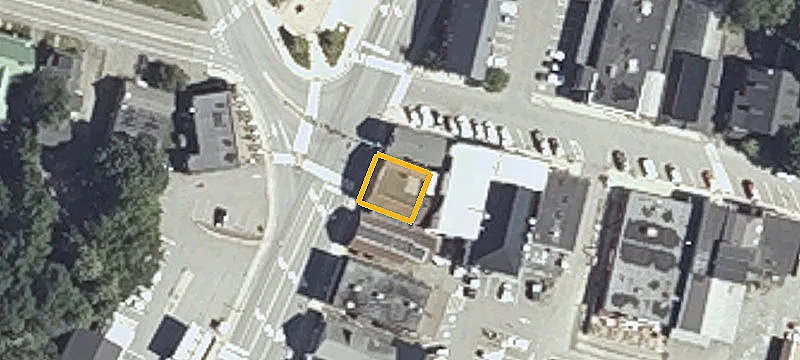 28 Main St