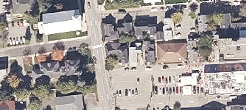 27 Oak St