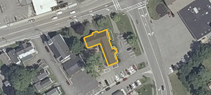 596 Main St