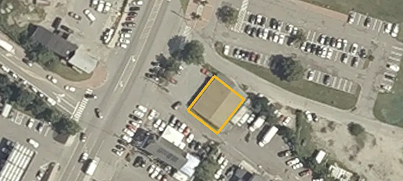 382 Commercial St