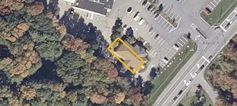 3 Commercial St