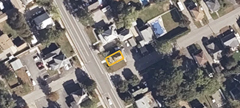 1052 Main St
