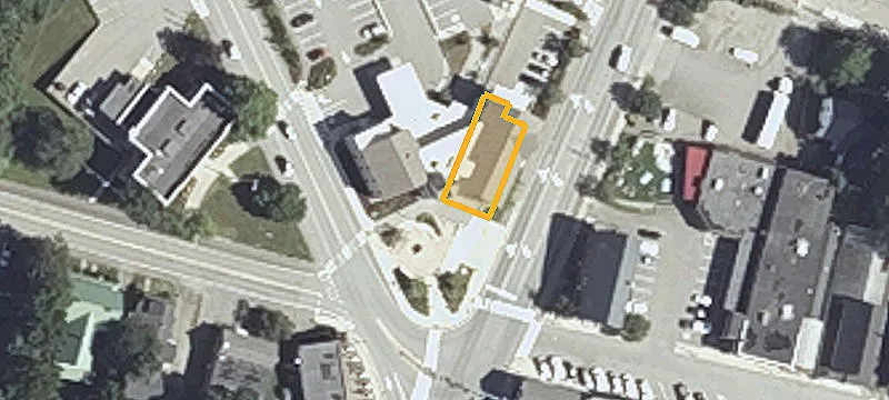 15 Main St