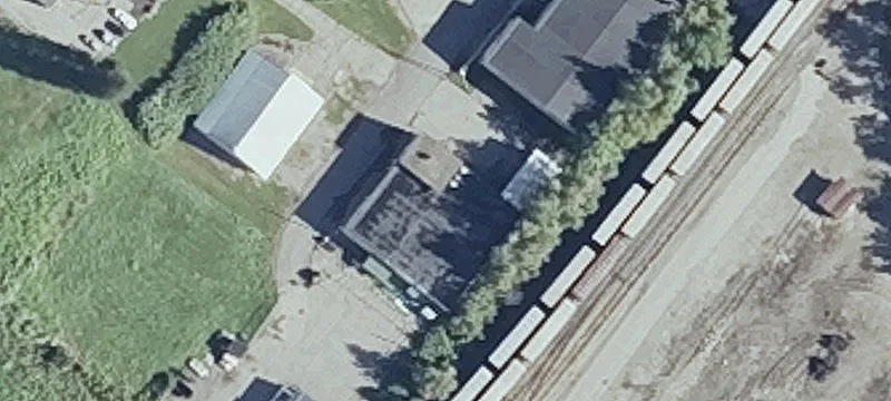 82 Eastern Ave