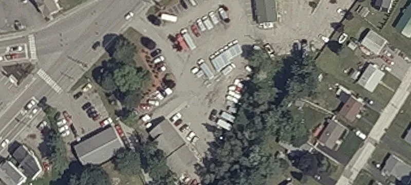 300 Main St