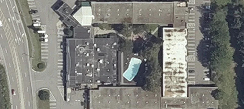 81 Riverside St