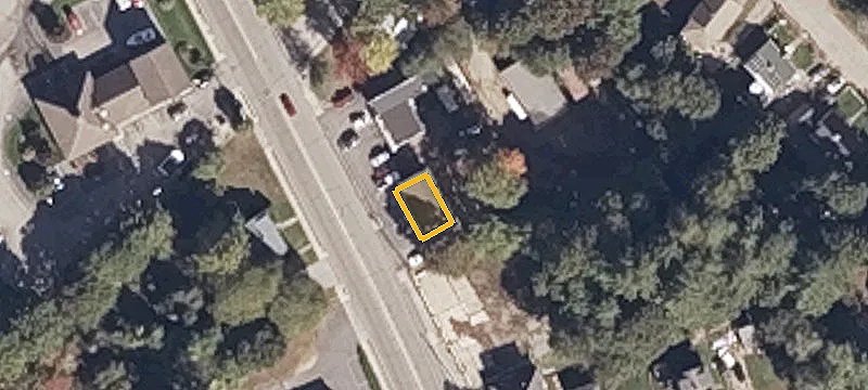 596 Main St