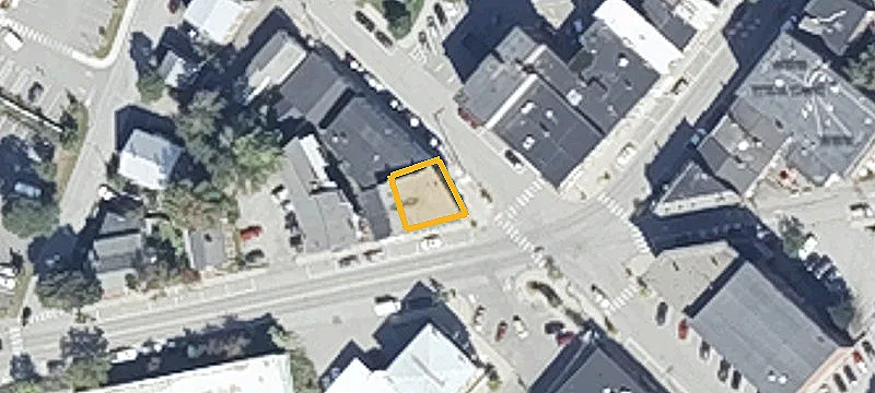 121 Main St
