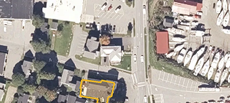 558 Main St