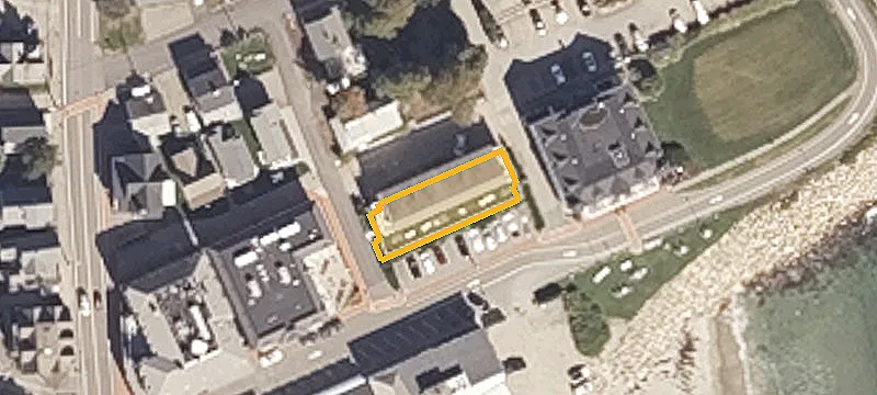 8 Bch St