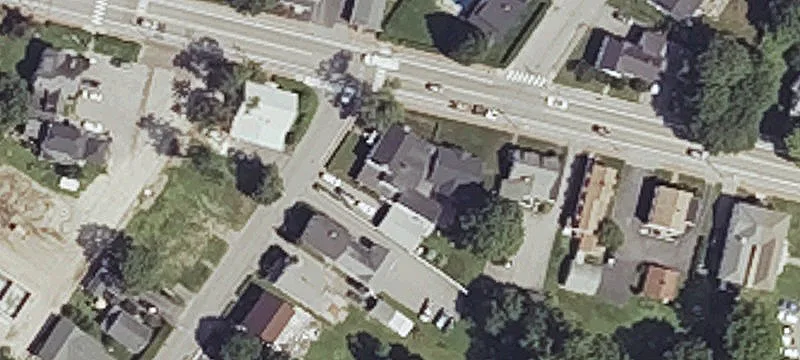 87 James St