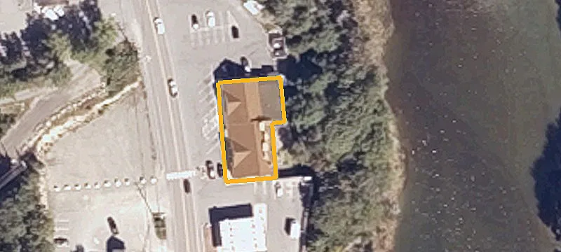 1052 Main St