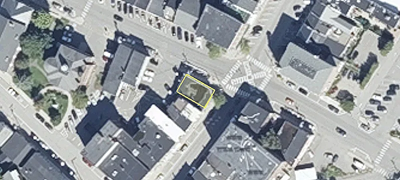 93 Main St