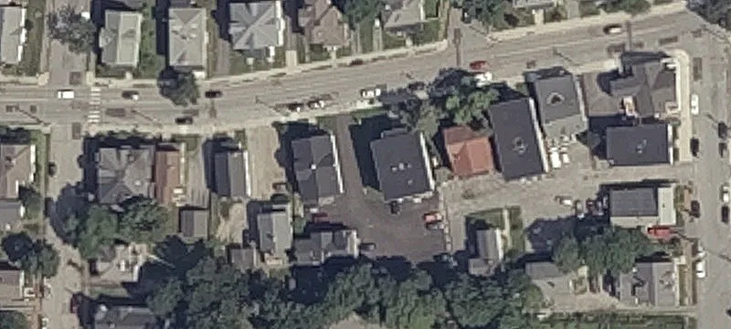 290 Woodford St