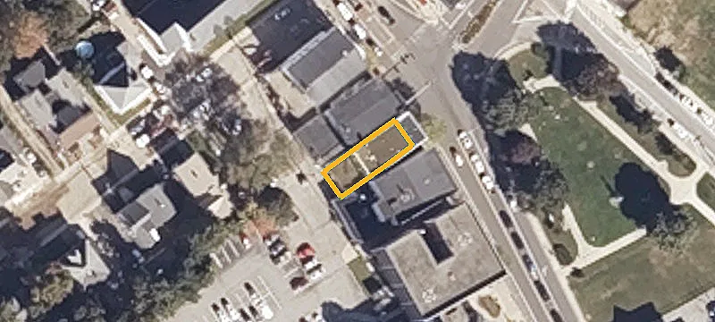 911 Main St