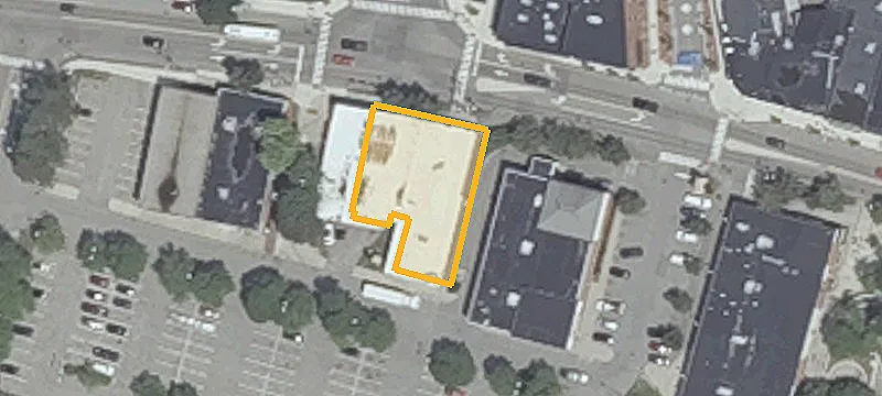 880 Main St