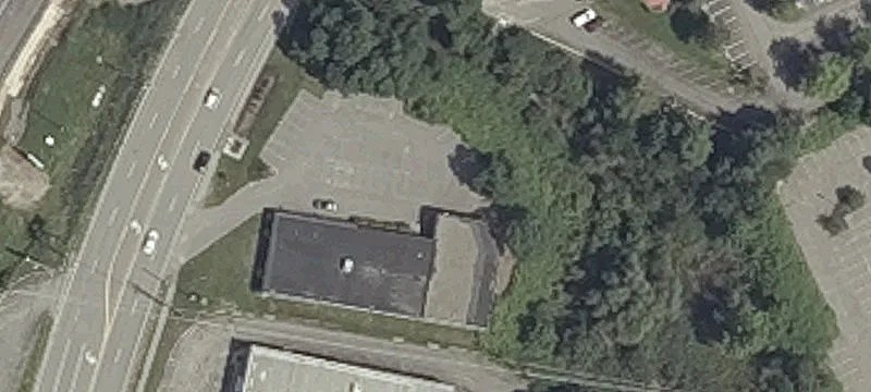 140 Maine Mall Rd