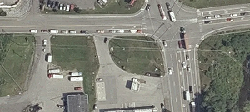 700 Warren Ave