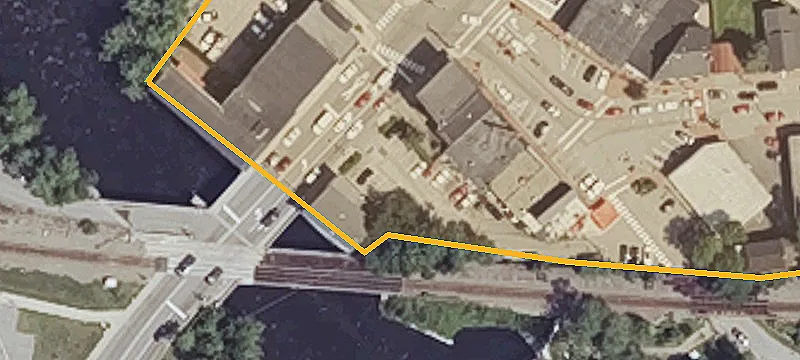 143 Main St