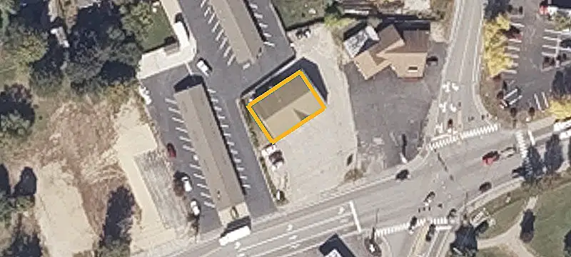 60 Paris St