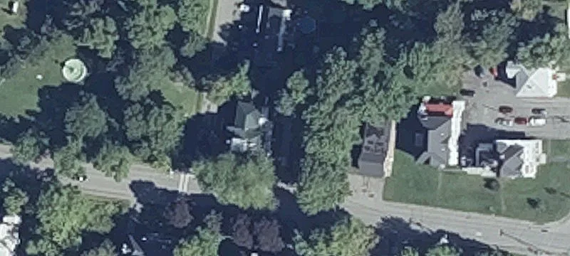 32 Lawrence Ave