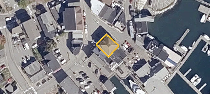 10 Commercial St