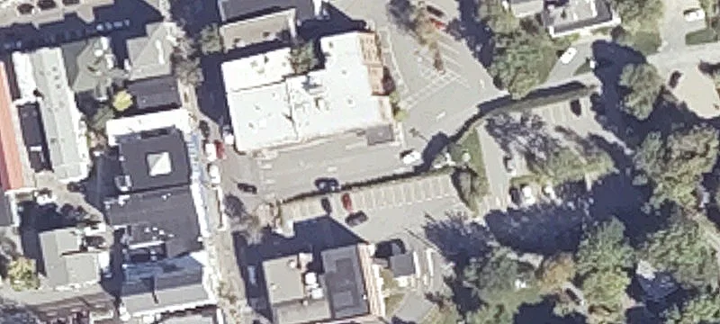 82 Main St