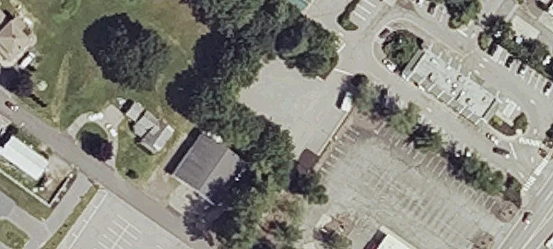 Woodland Ave