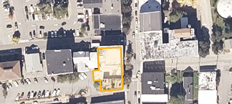 386 Main St