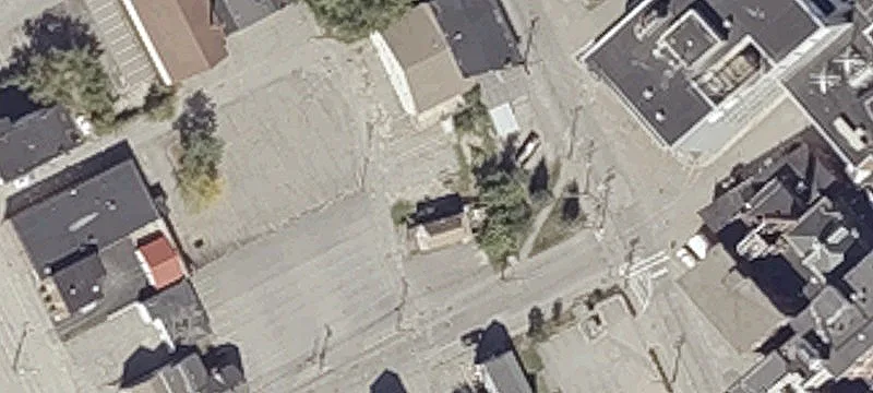27 Lowell Ct