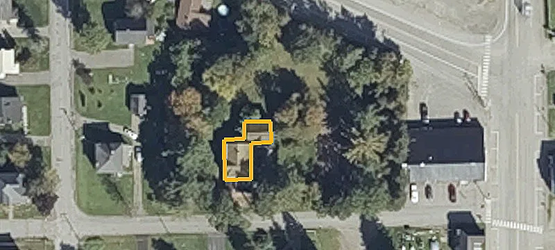 13 Leighton Ave