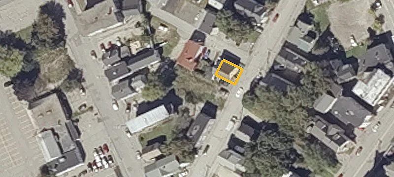 76 Oak St
