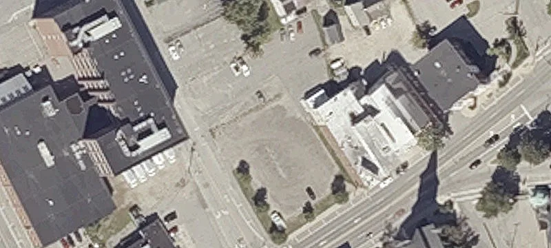250 Main St