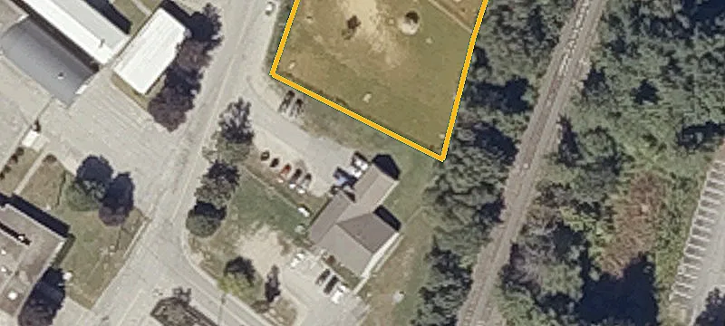 37 Strawberry Ave